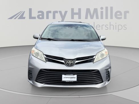 Used 2018 Toyota Sienna LE AWD/4WD image 8