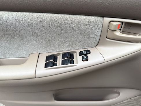 Used 2005 Toyota Corolla CE image 10