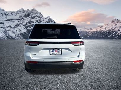 New 2026 Jeep Grand Cherokee Altitude