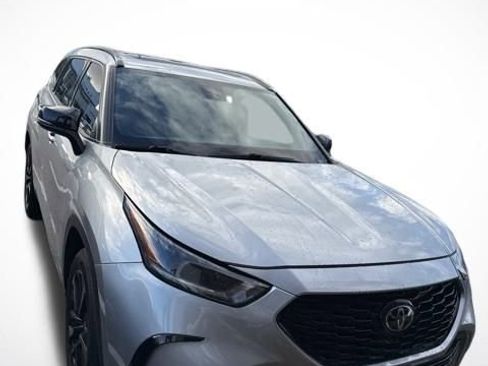 Certified 2024 Toyota Highlander XSE image 12