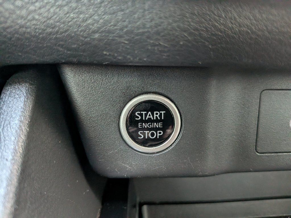 Used 2022 Nissan Rogue S AWD/4WD image 17