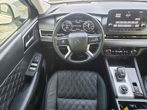 Used 2023 Mitsubishi Outlander SEL 40th Anniversary image 17