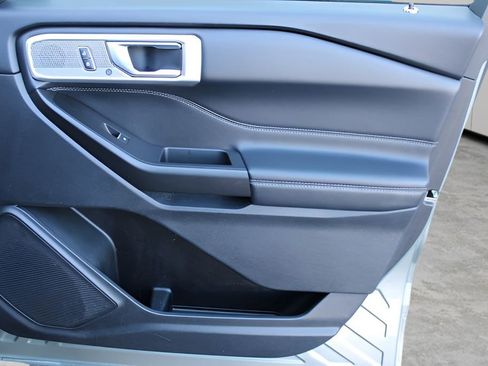 Used 2020 Ford Explorer Limited image 26