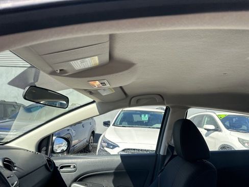 Used 2014 MAZDA MAZDA2 Touring image 17