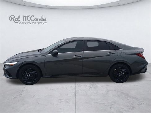 New 2026 Hyundai Elantra SEL Sport FWD image 2