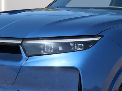 New 2024 VinFast VF 9 Plus AWD/4WD image 30