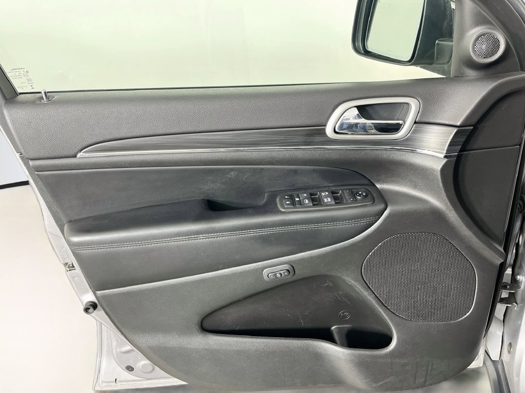 Used 2021 Jeep Grand Cherokee Limited AWD/4WD image 26