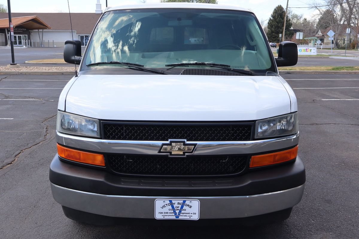 Used 2017 Chevrolet Express 3500 LT RWD image 12
