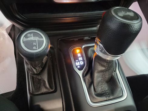 Used 2023 Jeep Wrangler Sport AWD/4WD image 31