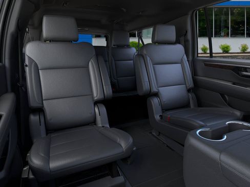 New 2026 Chevrolet Suburban LT w/ Comfort Package AWD/4WD image 17