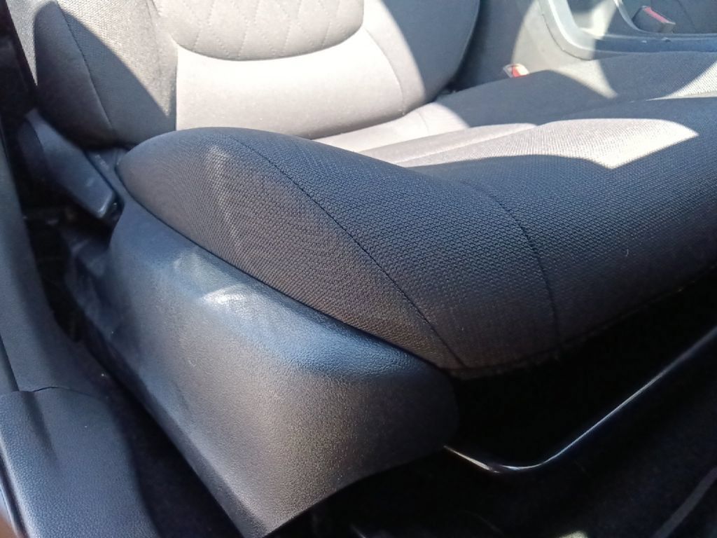 Used 2023 Toyota Corolla Cross LE FWD image 32