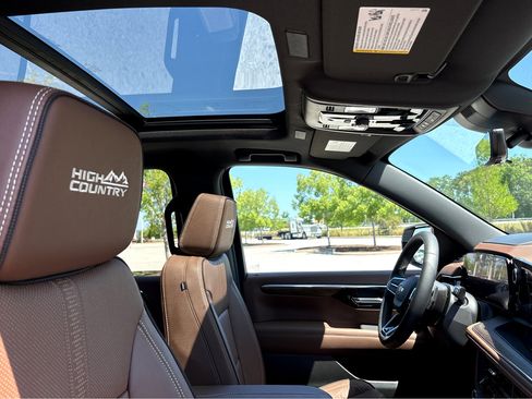New 2026 Chevrolet Suburban High Country RWD image 7