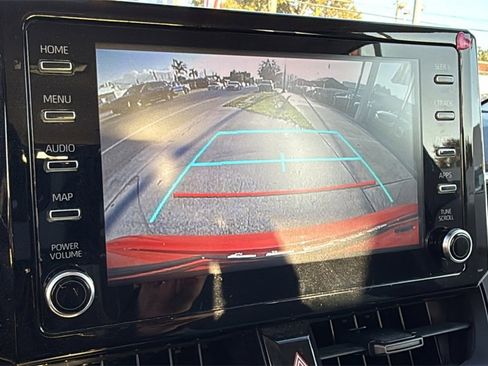 Used 2020 Toyota Corolla LE image 28