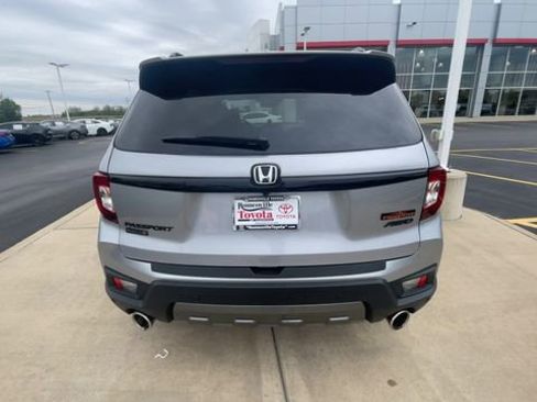 Used 2025 Honda Passport TrailSport image 9