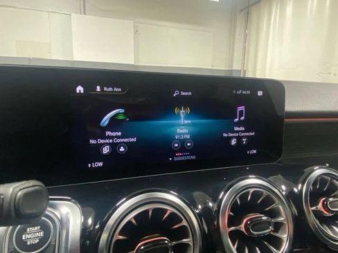 Used 2023 Mercedes-Benz GLB 250 4MATIC image 16