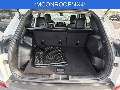 Used 2022 Jeep Cherokee Latitude w/ Sun & Sound Group AWD/4WD image 22