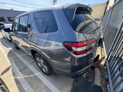 Used 2024 Honda Pilot EX-L image 3