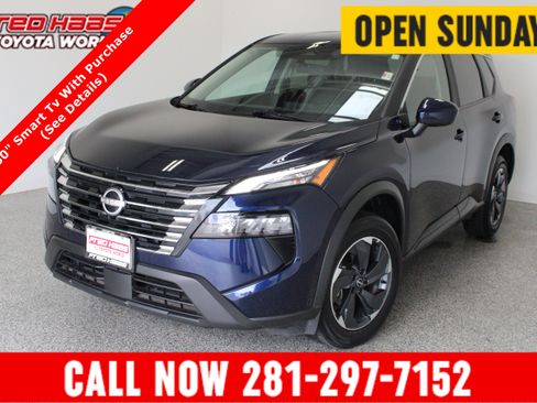 Used 2025 Nissan Rogue SV FWD image 1