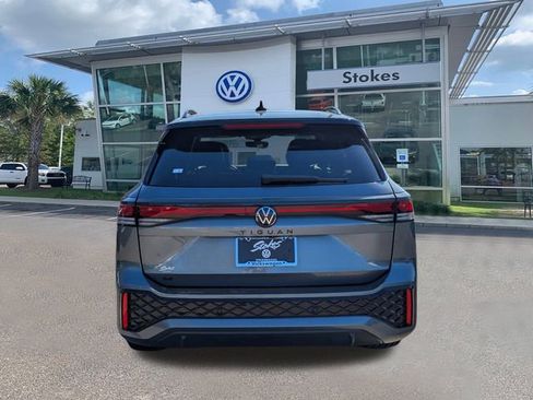 New 2026 Volkswagen Tiguan SE R-Line FWD image 5