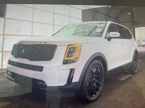 Used 2021 Kia Telluride SX w/ SX Prestige Package AWD/4WD image 1