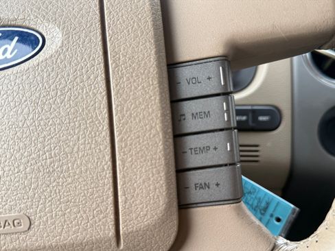 Used 2004 Ford F150 Lariat AWD/4WD image 19