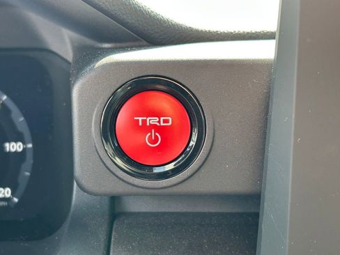 Certified 2025 Toyota 4Runner TRD Off-Road AWD/4WD image 27