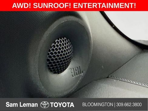 Used 2025 Toyota Sienna Platinum image 19