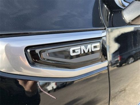 Used 2021 GMC Yukon XL Denali w/ Denali Premium Package image 11