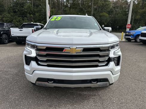 Used 2025 Chevrolet Silverado 1500 High Country AWD/4WD image 11