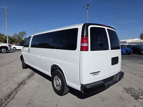 Used 2025 Chevrolet Express 3500 LS image 3
