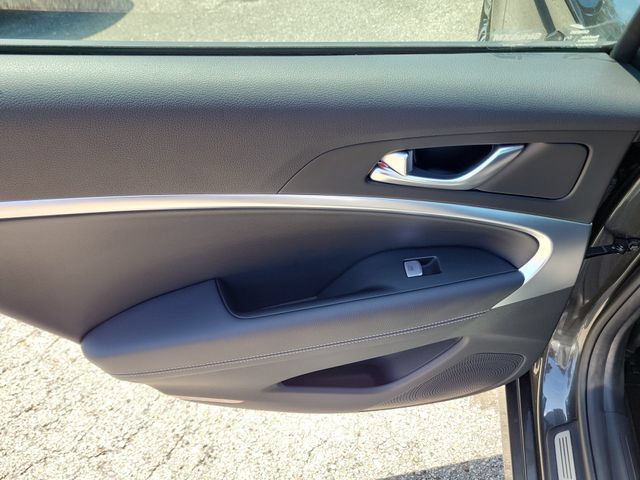 Used 2026 Genesis G70 2.5T RWD image 9
