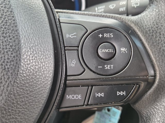 Used 2023 Toyota RAV4 LE AWD/4WD image 31