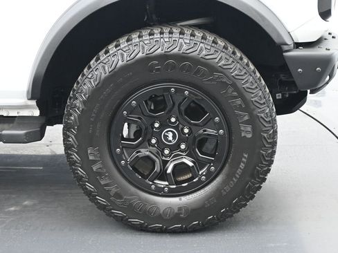 Used 2022 Ford Bronco Wildtrak image 21