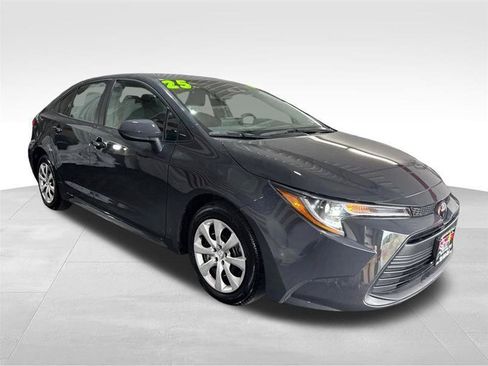 Used 2025 Toyota Corolla LE FWD image 3