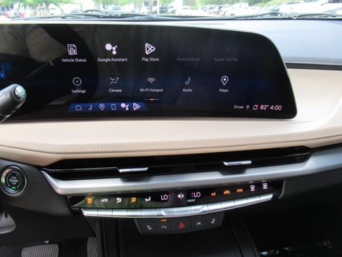 Certified 2024 Cadillac XT4 Luxury w/ Cold Weather Package FWD image 25