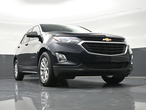 Used 2020 Chevrolet Equinox LS FWD image 32