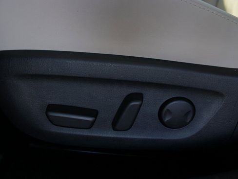 Used 2024 MAZDA MAZDA3 s image 35