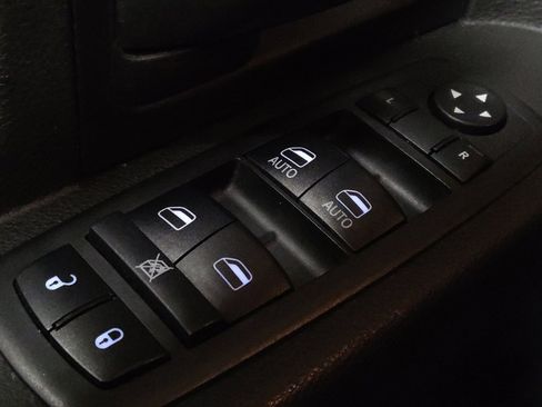 Used 2018 RAM 1500 Express w/ Express Value Package image 27