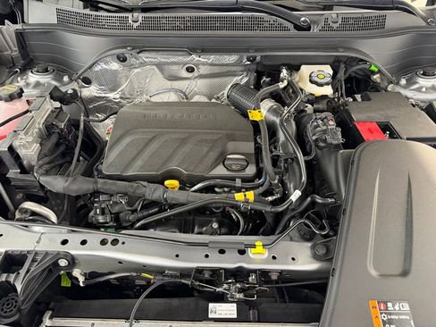 New 2026 Chevrolet Trax RS FWD image 4