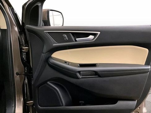 Used 2019 Ford Edge SEL w/ Equipment Group 201A AWD/4WD image 23