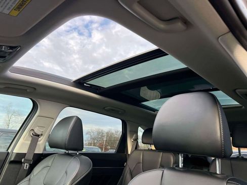 Used 2025 Kia Sorento SX image 20