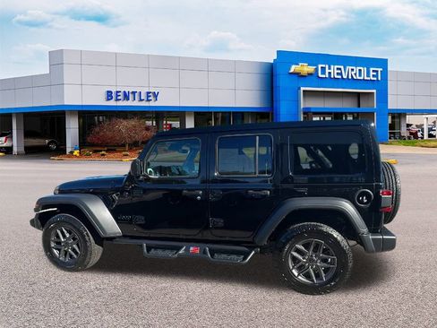 Used 2025 Jeep Wrangler Sport S image 2