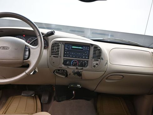 Used 2002 Ford F150 XLT image 19