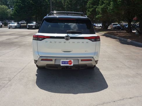 Used 2023 Nissan Pathfinder SL w/ SL Premium Package FWD image 22