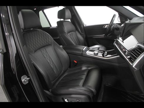 Used 2024 BMW X5 xDrive40i w/ Executive Package AWD/4WD image 17
