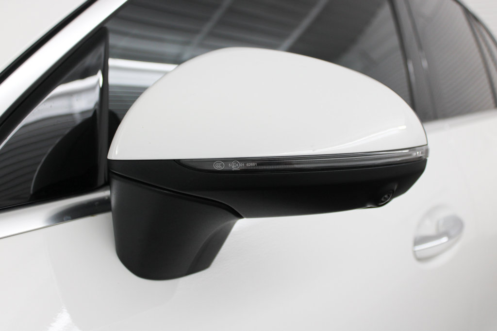 Used 2026 Mercedes-Benz GLC 300 4MATIC image 7