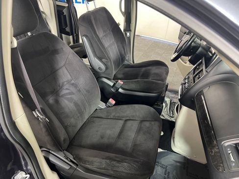 Used 2014 Dodge Grand Caravan SE w/ Quick Order Package 29E SE FWD image 12