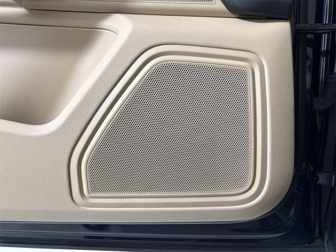 Certified 2022 Porsche Macan image 35