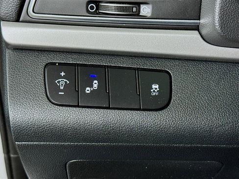 Used 2017 Hyundai Elantra Value Edition image 11