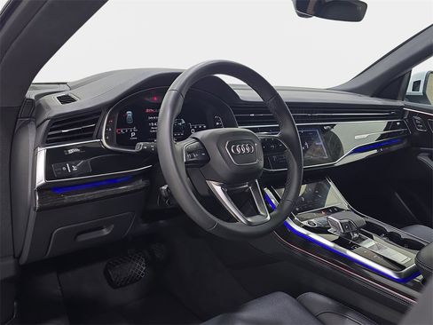 Certified 2025 Audi Q8 Prestige image 16
